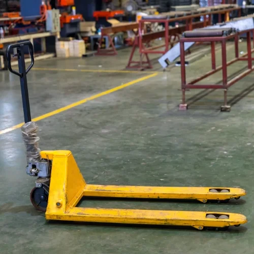manual hydraulic pallet trucks in Kolhapur